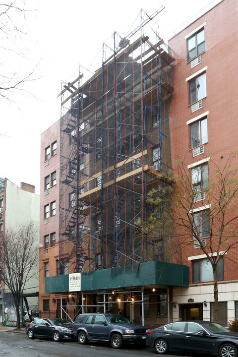 426 West 49th Street in New York, NY - Building Photo