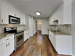 619 Green Valley Dr in Smyrna, GA - Building Photo - Building Photo