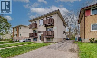 16 Southdale Ave in Kitchener, ON - Building Photo