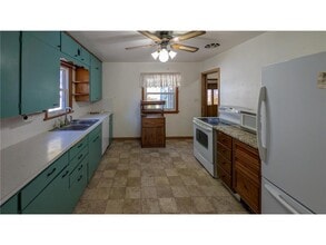 301 Giles Pl in Albert Lea, MN - Building Photo - Building Photo