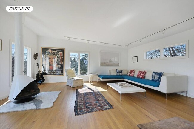 25 Rehan Ave in Montauk, NY - Building Photo - Building Photo