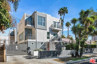 6611 Leland Way in Los Angeles, CA - Building Photo