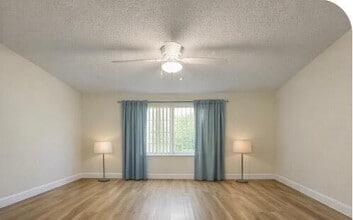 1100 Crestwood Ct S in Royal Palm Beach, FL - Building Photo - Building Photo