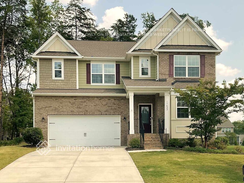 13422 Hyperion Hills Ln in Charlotte, NC - Foto de edificio