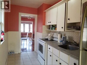 1093 Howard Ave in Windsor, ON - Building Photo - Building Photo