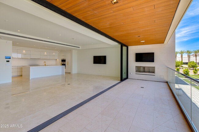 property at 6587 N Palmeraie Blvd