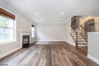 170 Winchester Ct in Clifton, NJ - Building Photo - Building Photo