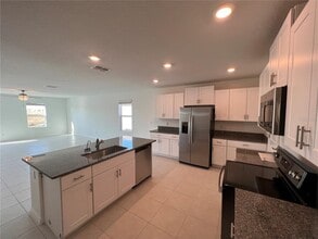 9825 Branching Ship Trce in Wesley Chapel, FL - Building Photo - Building Photo