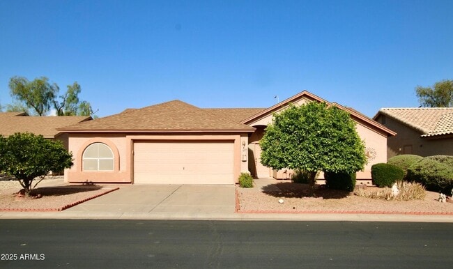 property at 6973 S Oakmont Dr