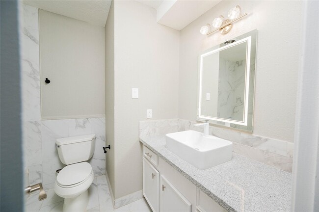 property at 201 S Ridgeway Dr