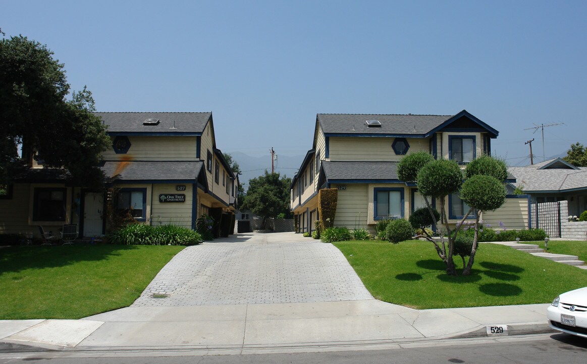 Oak Tree Apartments in Monrovia, CA - Building Photo