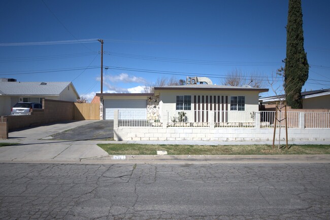 property at 38971 Foxholm Dr