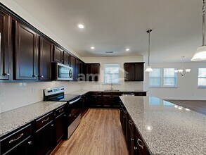 2125 Laurel Vlg Cir in Belmont, NC - Building Photo - Building Photo