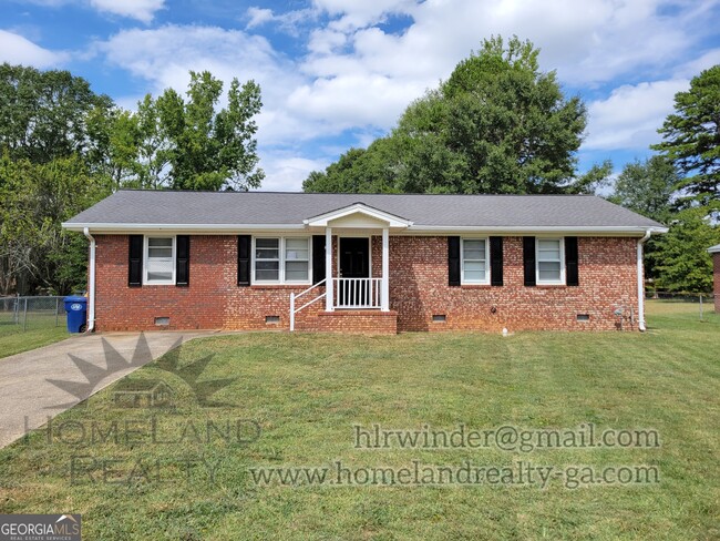 304 E Broad St in Winder, GA - Building Photo - Building Photo