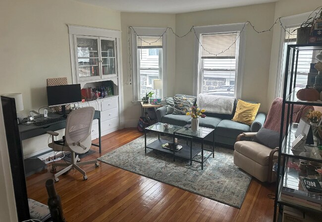 41 Mason St, Unit 1 in Somerville, MA - Foto de edificio - Building Photo