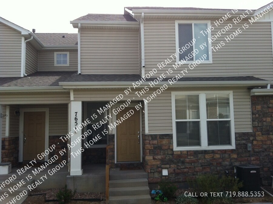 7651 Sandy Springs Pt in Fountain, CO - Building Photo