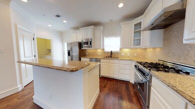 Druid Townhomes in Dallas, TX - Foto de edificio - Building Photo