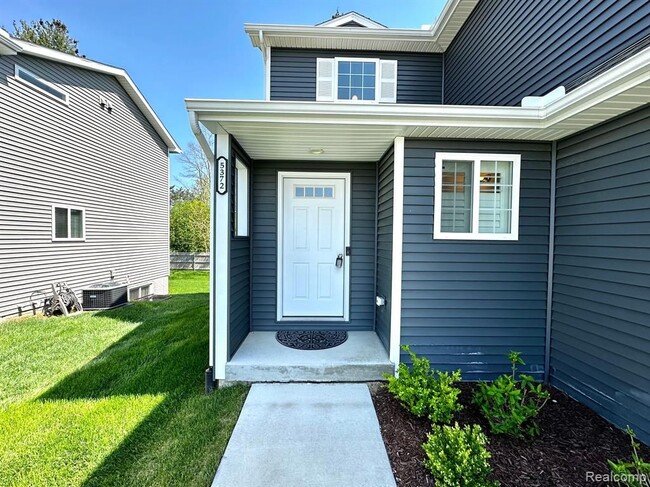 5372 Rural Terrace in Waterford Township, MI - Building Photo - Building Photo