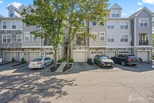 107 Brittany Ct in Clifton, NJ - Building Photo