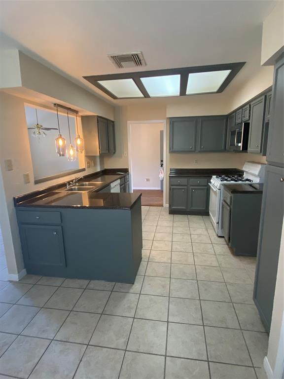 15215 Ensenada Dr in Houston, TX - Building Photo - Building Photo