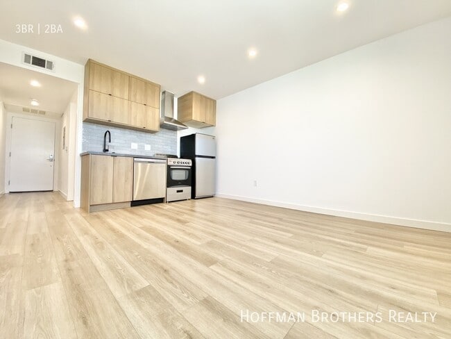 233 Rosemont Ave, Unit 8