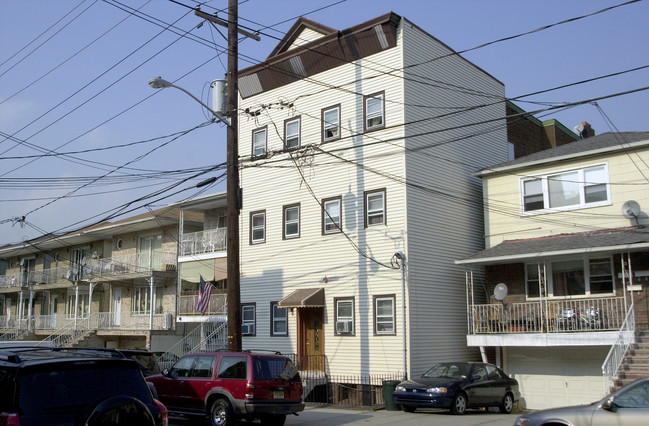 116-118 70th St in Guttenberg, NJ - Building Photo - Building Photo