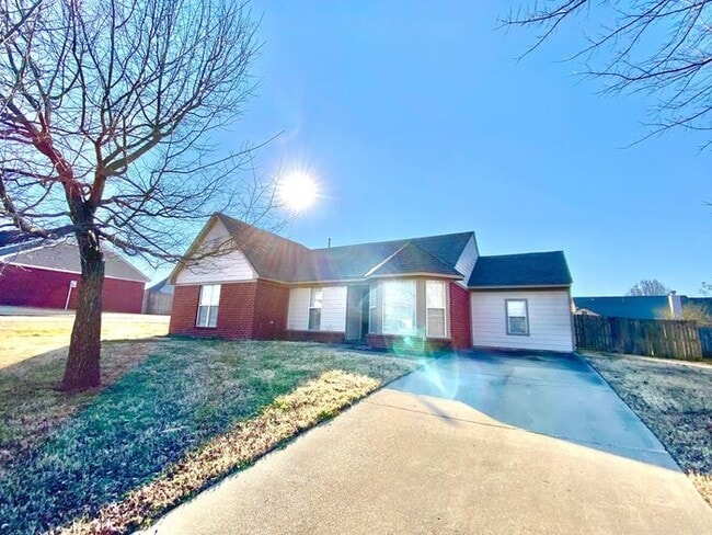 7759 Parkwood Cove in Southaven, MS - Foto de edificio - Building Photo