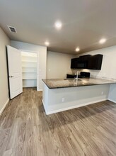 2420 144th St-Unit -2420 144th Street Unit A in Lubbock, TX - Foto de edificio - Building Photo