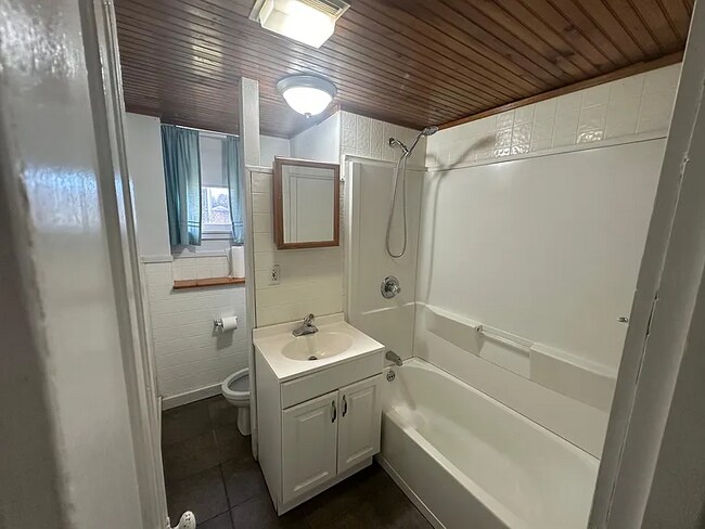 45 Reservoir Rd-Unit -Unit 1 in Northampton, MA - Building Photo - Building Photo