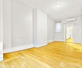 302 W State St in Trenton, NJ - Building Photo - Building Photo