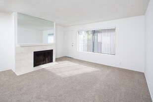 7601 Eads Ave in San Diego, CA - Building Photo