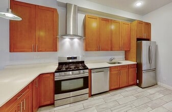 447 Evergreen Ave, Unit 3 in Brooklyn, NY - Building Photo - Building Photo