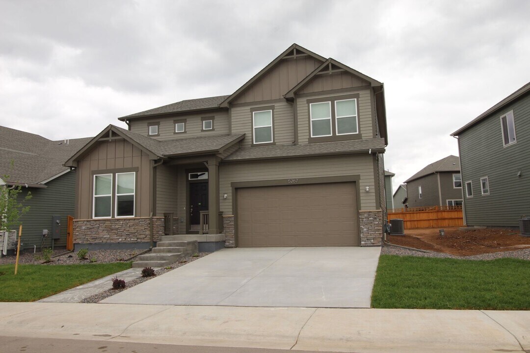 5267 Honeycomb Ave in Timnath, CO - Building Photo
