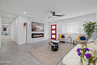 2546 N 69th Pl in Scottsdale, AZ - Building Photo - Building Photo