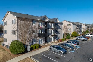 Colonial Village in Lincolnton, NC - Building Photo