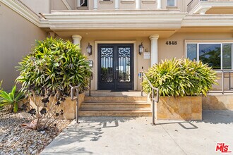 4848 Wilshire Blvd in Los Angeles, CA - Building Photo - Building Photo