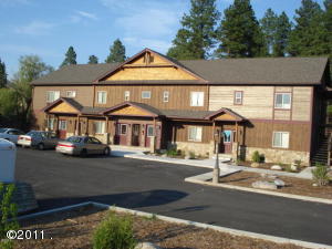 1605 4th Avenue W in Columbia Falls, MT - Foto de edificio