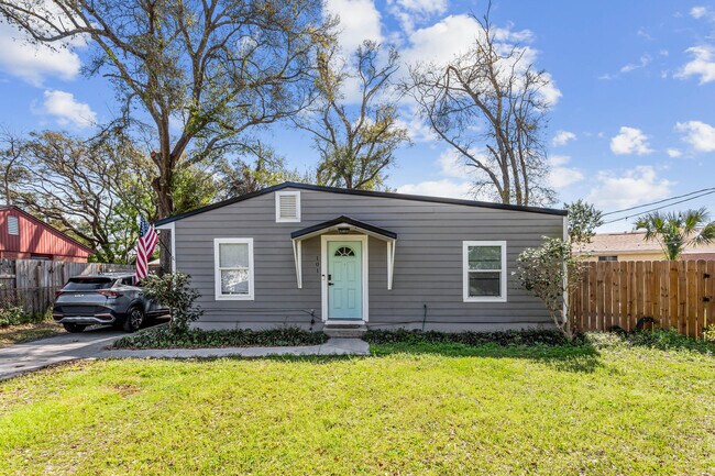 101 Reed Rd in Pensacola, FL - Building Photo - Building Photo