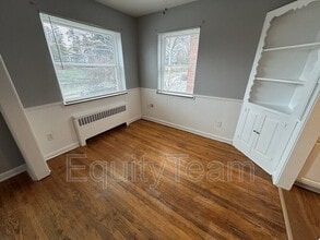 5933 Oakwood Ave in Cincinnati, OH - Building Photo - Building Photo