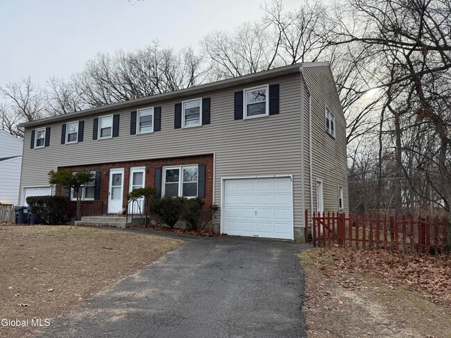 5 Dowling Rd in Albany, NY - Building Photo - Building Photo