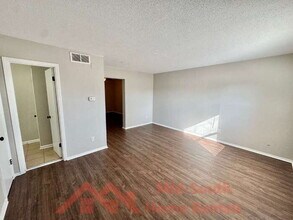 1742 E Holmes Rd in Memphis, TN - Building Photo - Building Photo