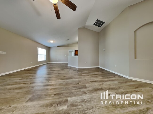 13001 Fish Cove Dr in Spring Hill, FL - Building Photo - Building Photo