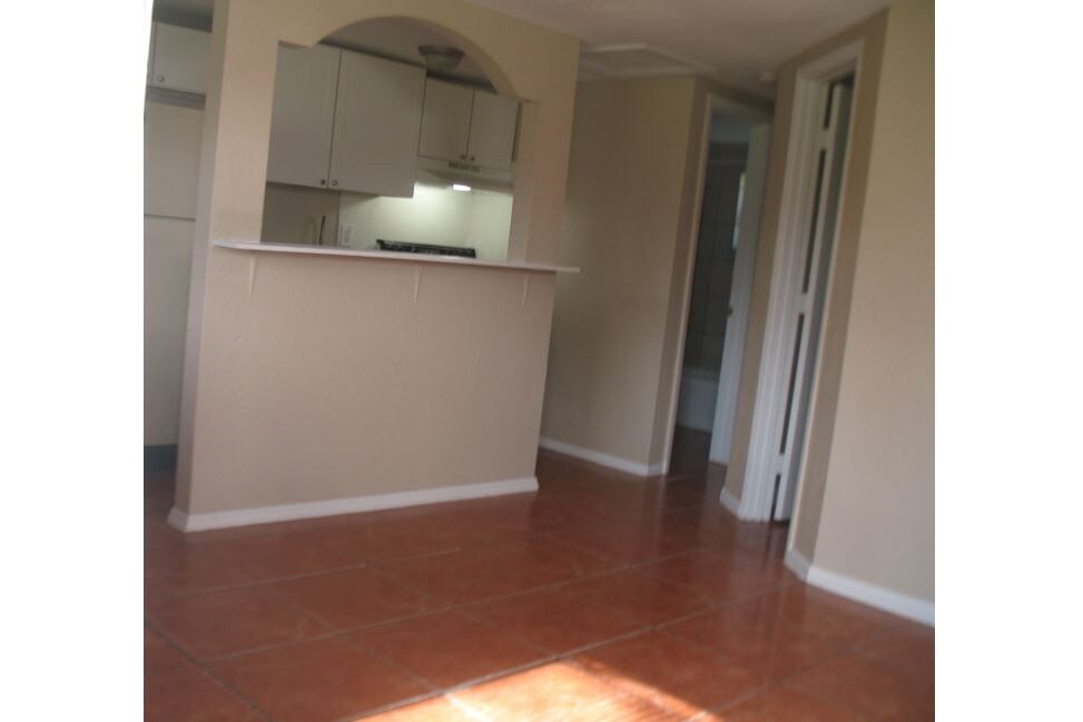 9409 Eastfield Rd, Unit B in Thonotosassa, FL - Building Photo