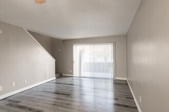 Colores Del Sol in El Paso, TX - Foto de edificio - Interior Photo