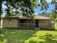 401 Farrer St photo'