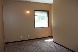 Erin Apartments in Wayne, NE - Foto de edificio - Building Photo