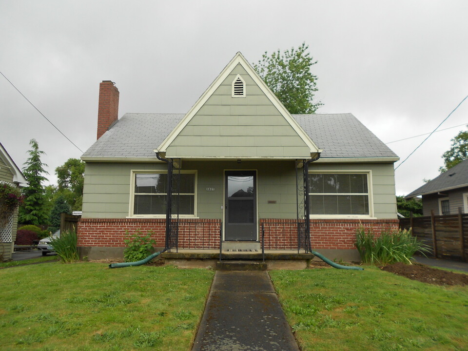 1625 N Killingsworth St in Portland, OR - Foto de edificio