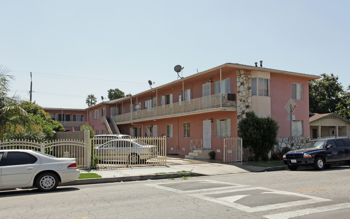 6730 Middleton St in Huntington Park, CA - Building Photo