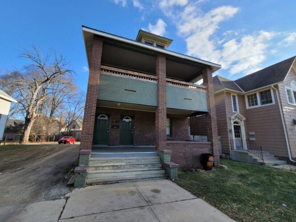 1133-1135 N Main St in Rockford, IL - Building Photo