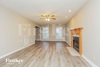 914 Hedge Apple Dr in Clarksville, TN - Building Photo - Building Photo